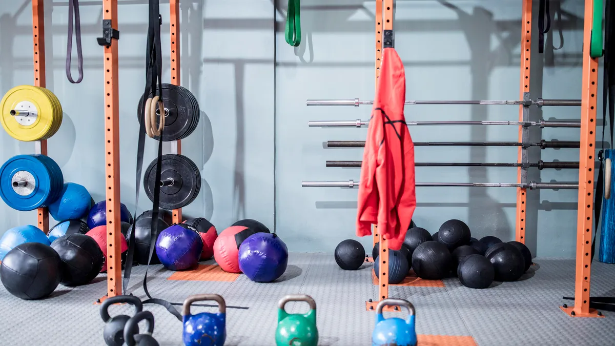 Exercise and Weight Loss: Recognizing the Value, Examining the Main Advantages, and Showcasing Successful Workout Examples